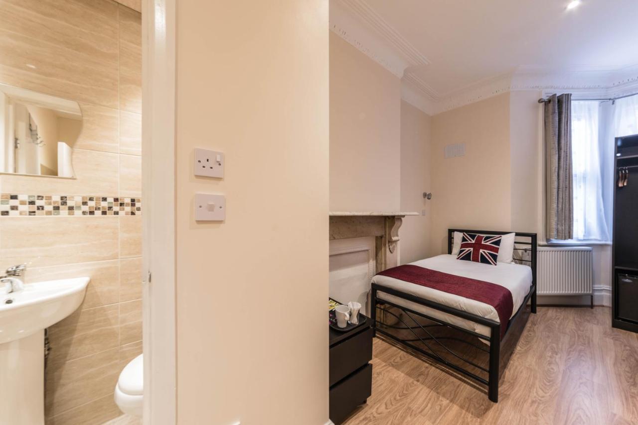 Saba Rooms And Apartments Лондон Екстериор снимка