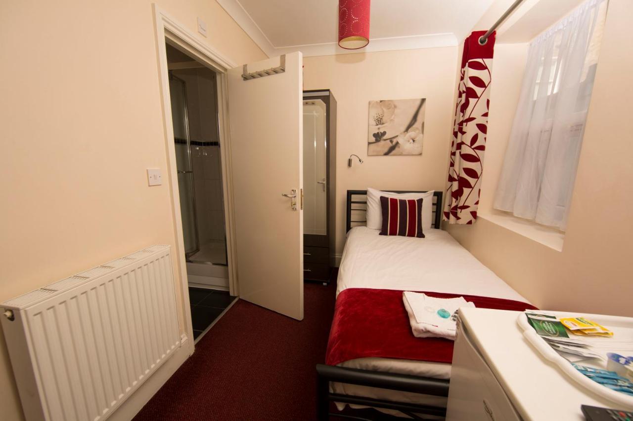 Saba Rooms And Apartments Лондон Екстериор снимка