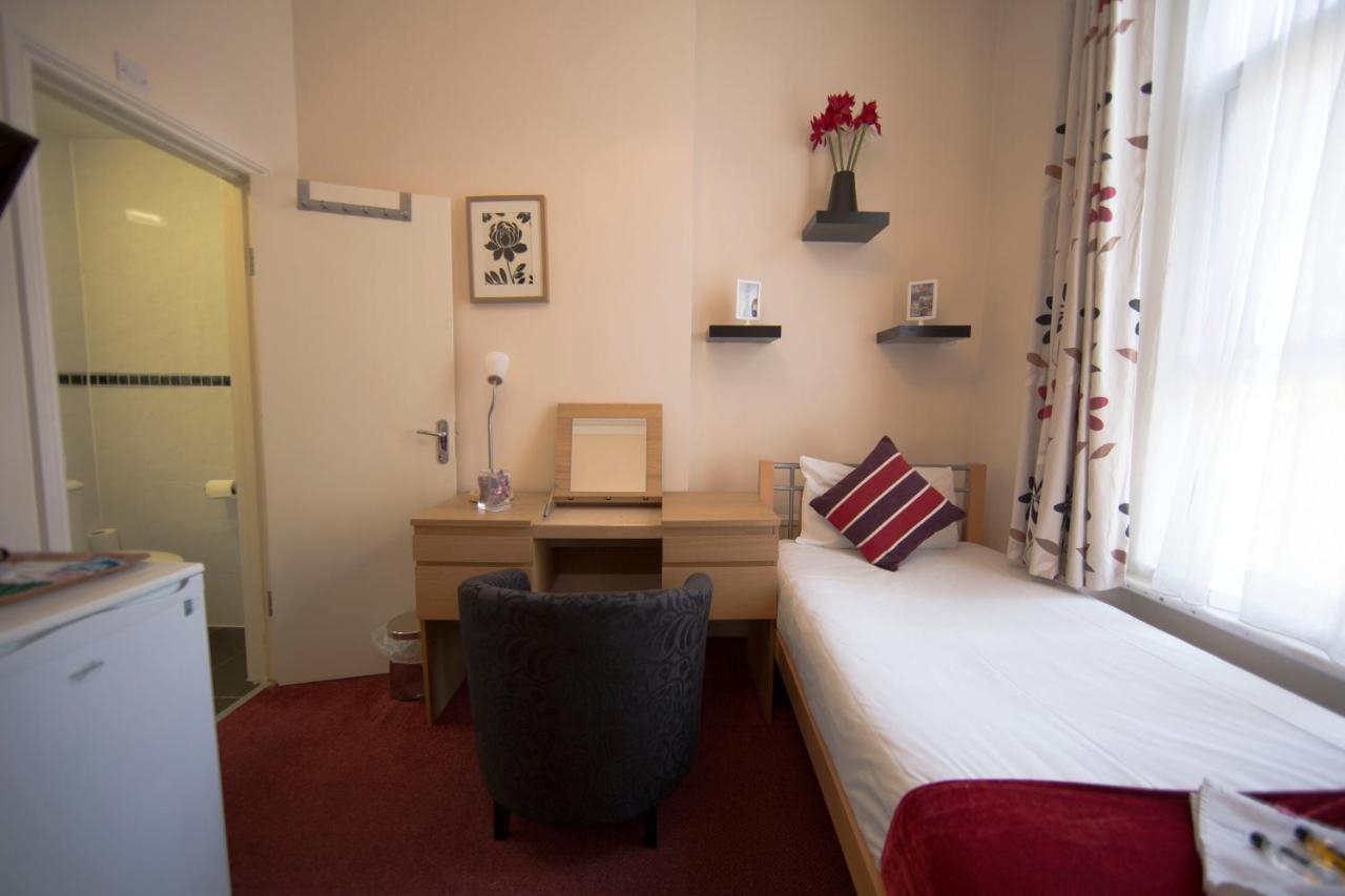 Saba Rooms And Apartments Лондон Екстериор снимка