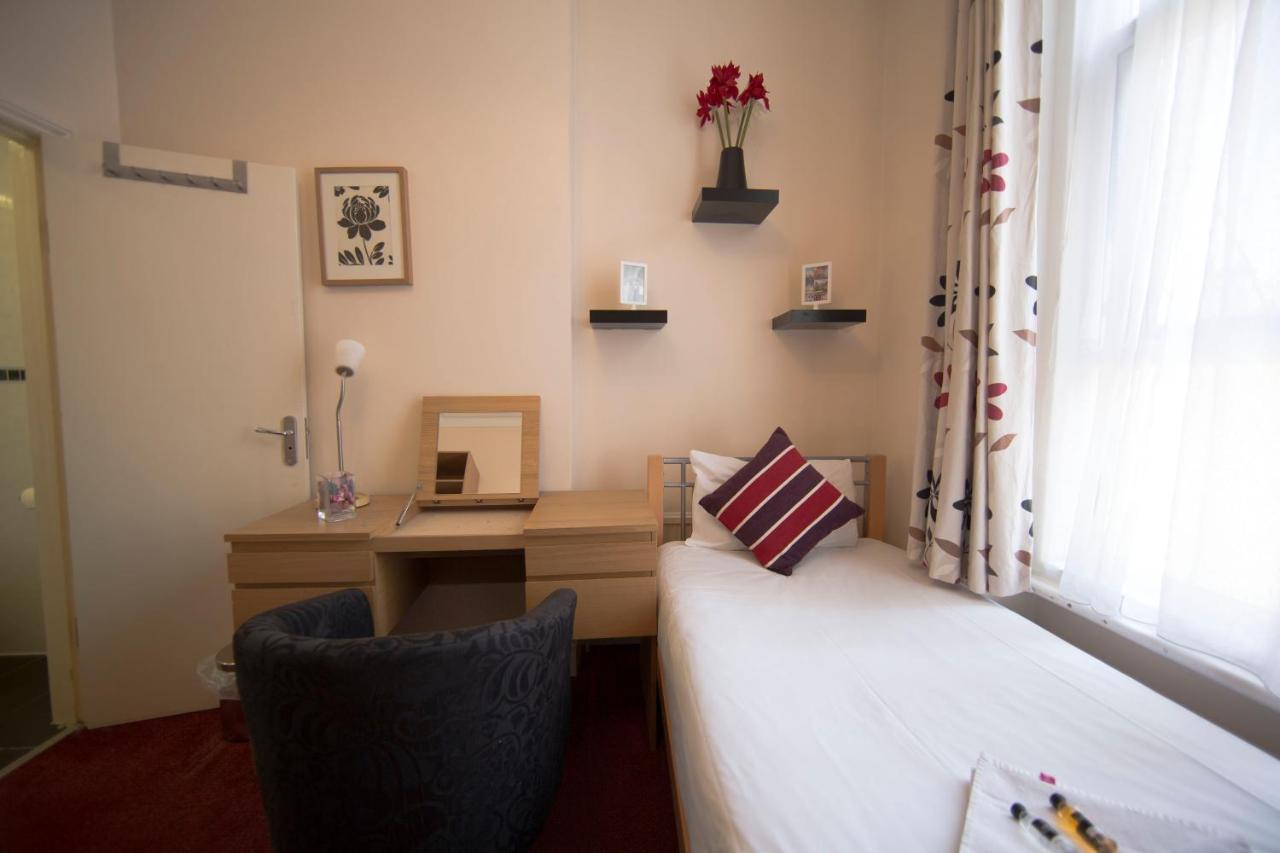 Saba Rooms And Apartments Лондон Екстериор снимка
