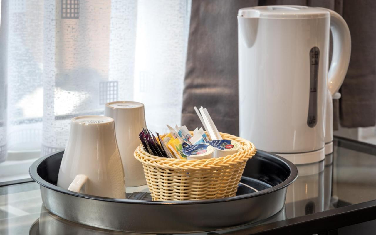 Saba Rooms And Apartments Лондон Екстериор снимка