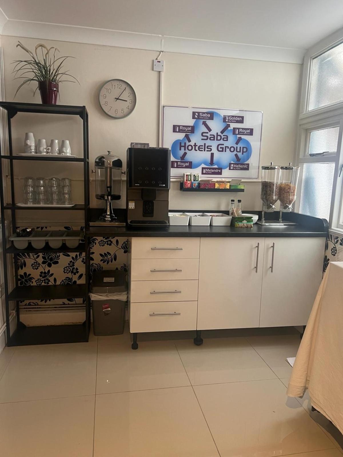Saba Rooms And Apartments Лондон Екстериор снимка