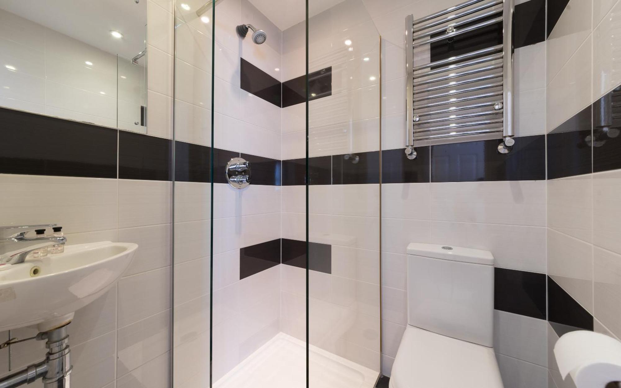Saba Rooms And Apartments Лондон Екстериор снимка