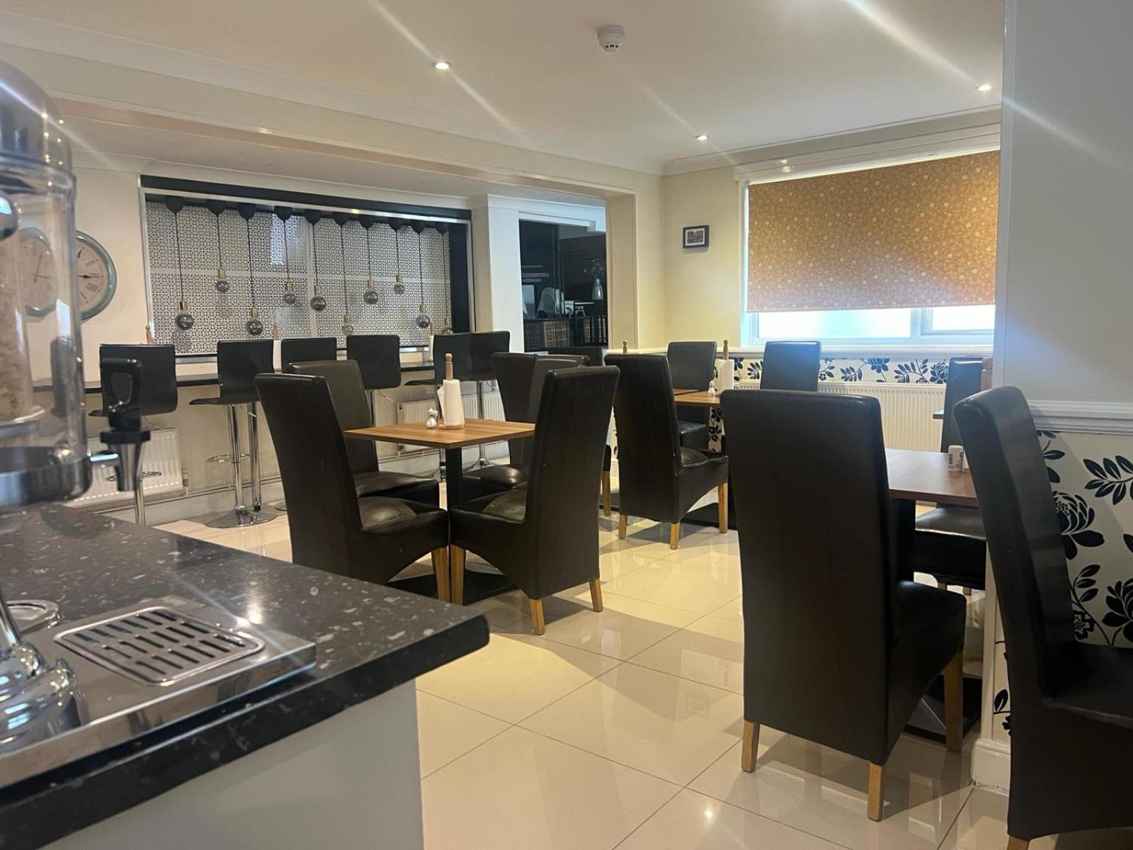 Saba Rooms And Apartments Лондон Екстериор снимка