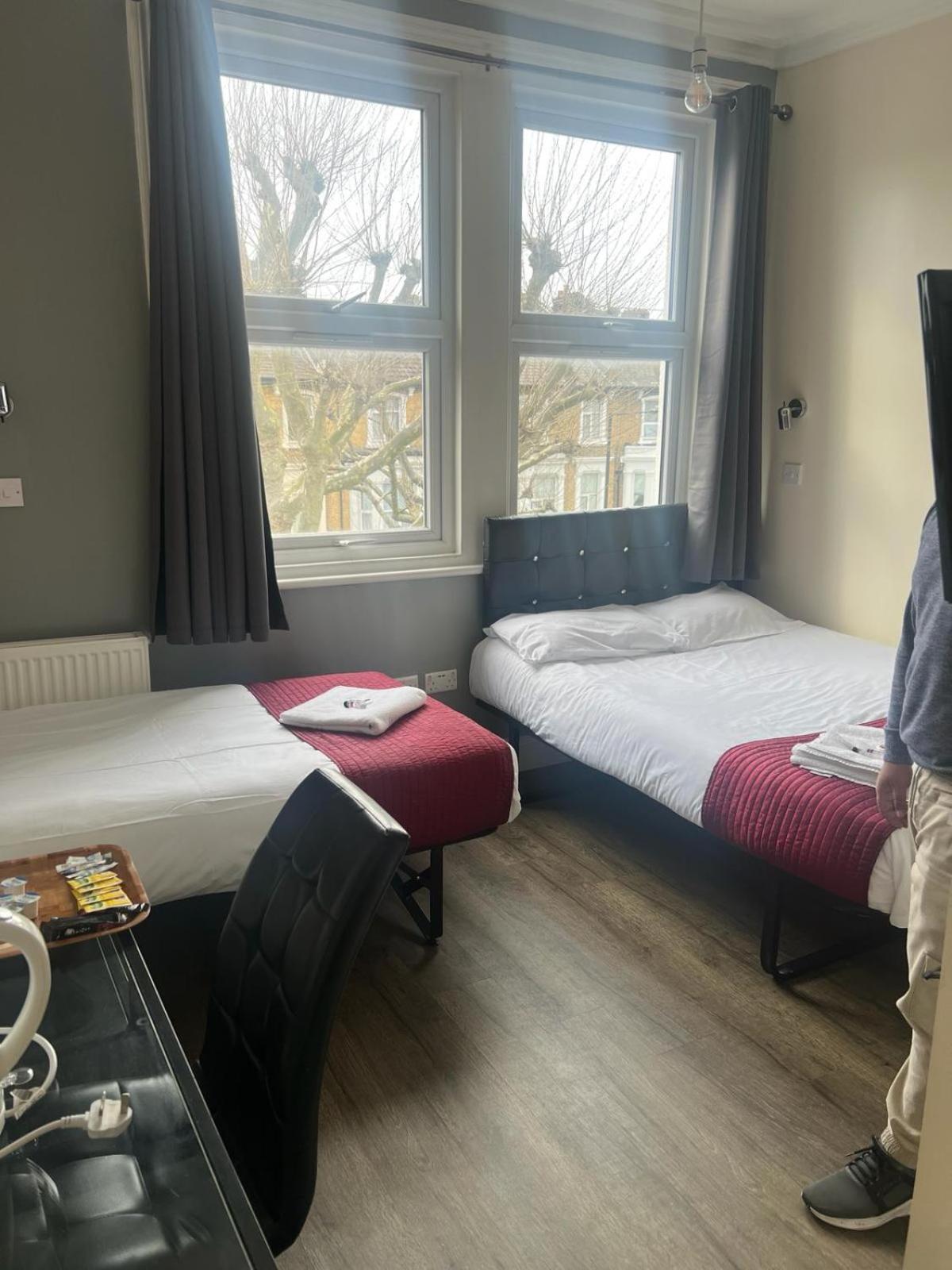 Saba Rooms And Apartments Лондон Екстериор снимка